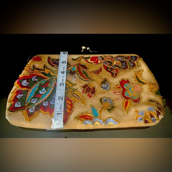 Patricia Nash Gold Embroidered Floral Kiss-Lock Clutch - Picture 11 of 11